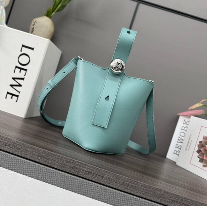 0009-New Pebble Bucket